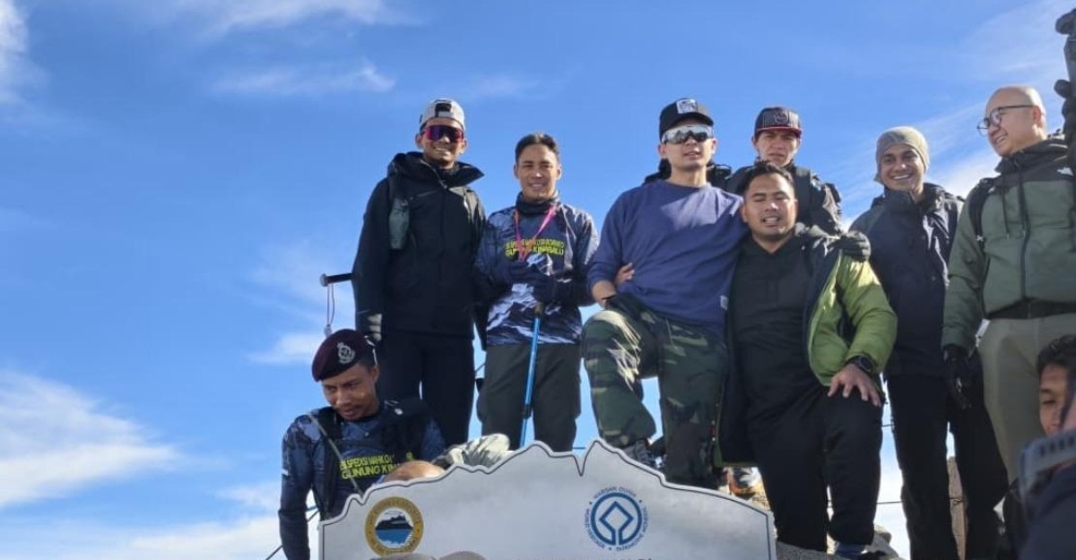 Tengku Hassanal Berhasil ‘Menangkap’ Puncak Gunung Kinabalu Hari Ini